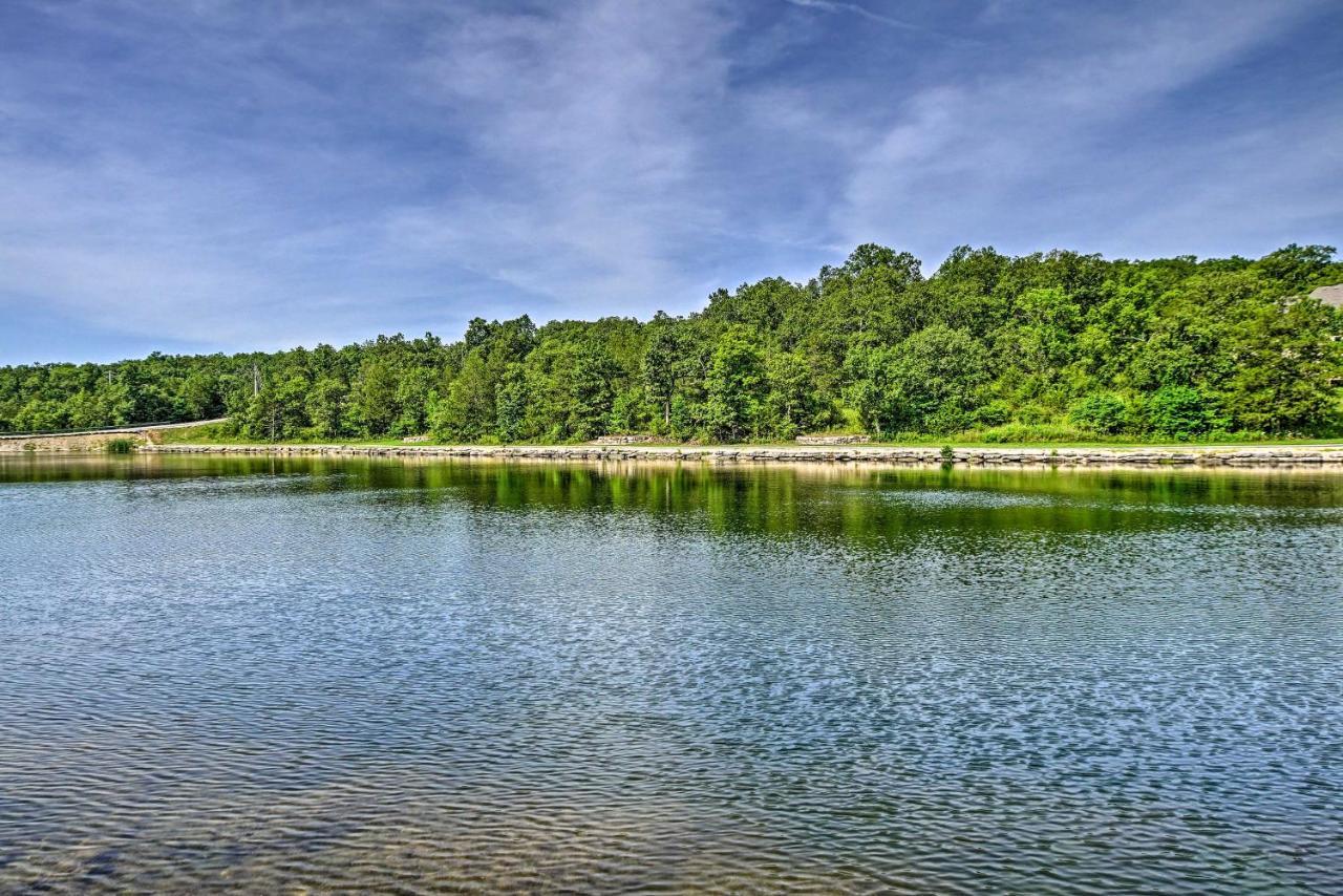 Branson West Cabin With Pool Access And Golfing Eksteriør bilde