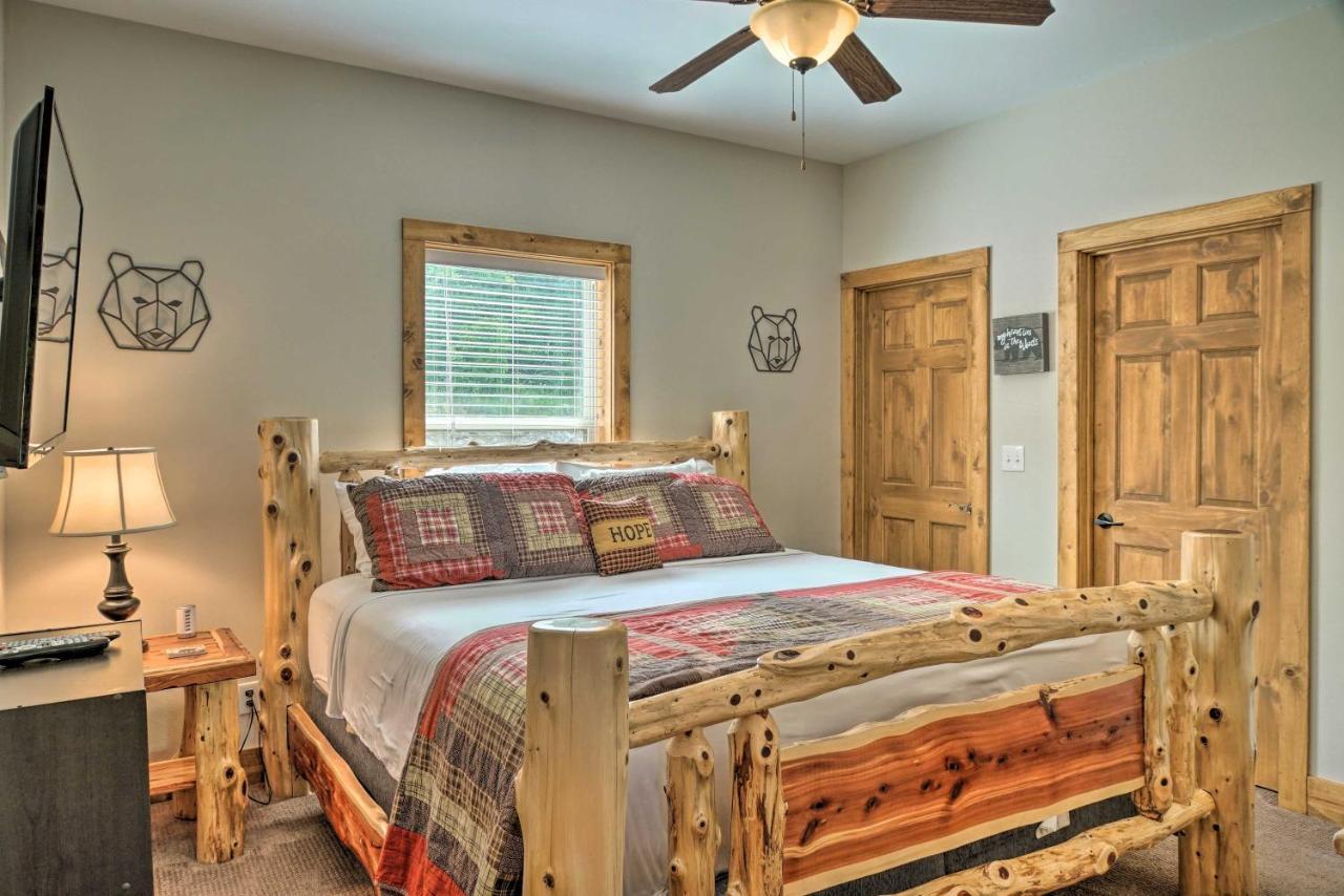 Branson West Cabin With Pool Access And Golfing Eksteriør bilde
