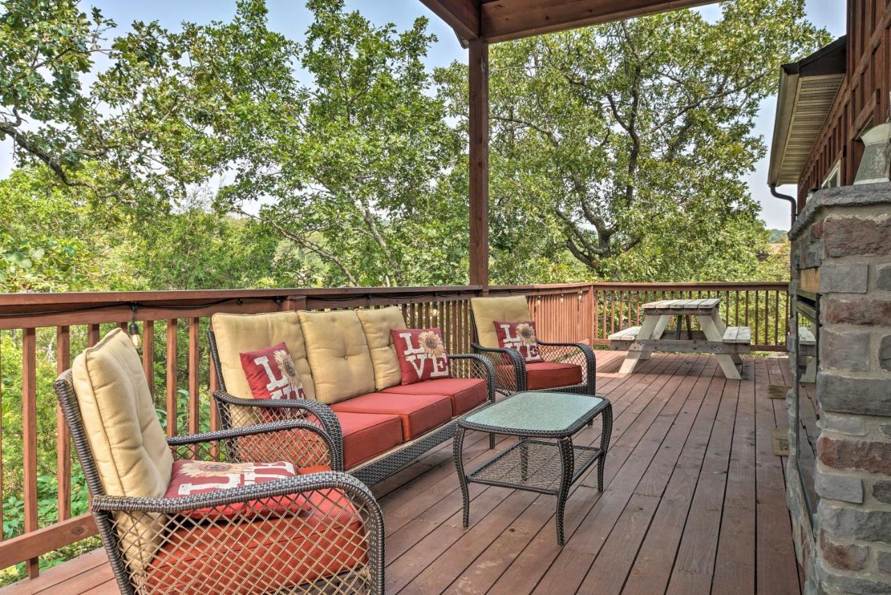 Branson West Cabin With Pool Access And Golfing Eksteriør bilde